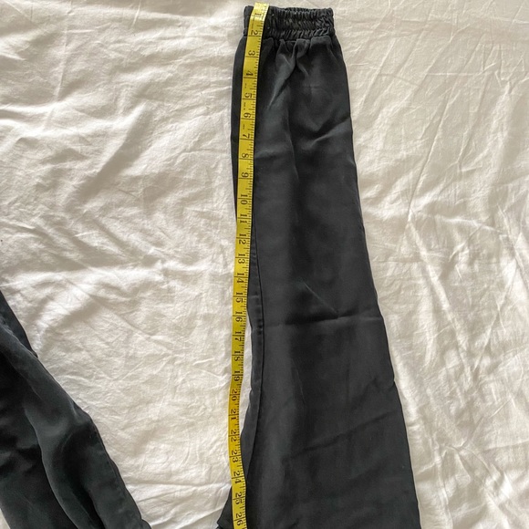 2/$50💙 CLOSET CLEAN OUT: Aritzia joggers - Picture 4 of 8